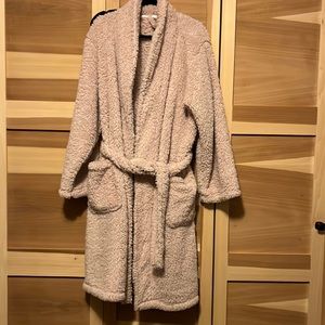 Pottery barn robe worn once. Was just to big for me. Cream color.
